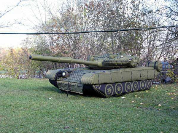 甘孜陆地军事假目标坦克